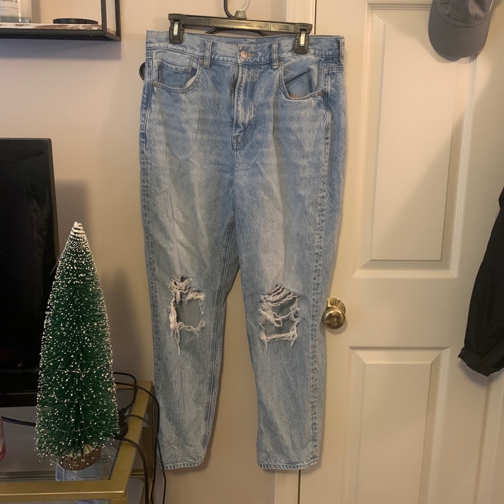 American Eagle mom jeans